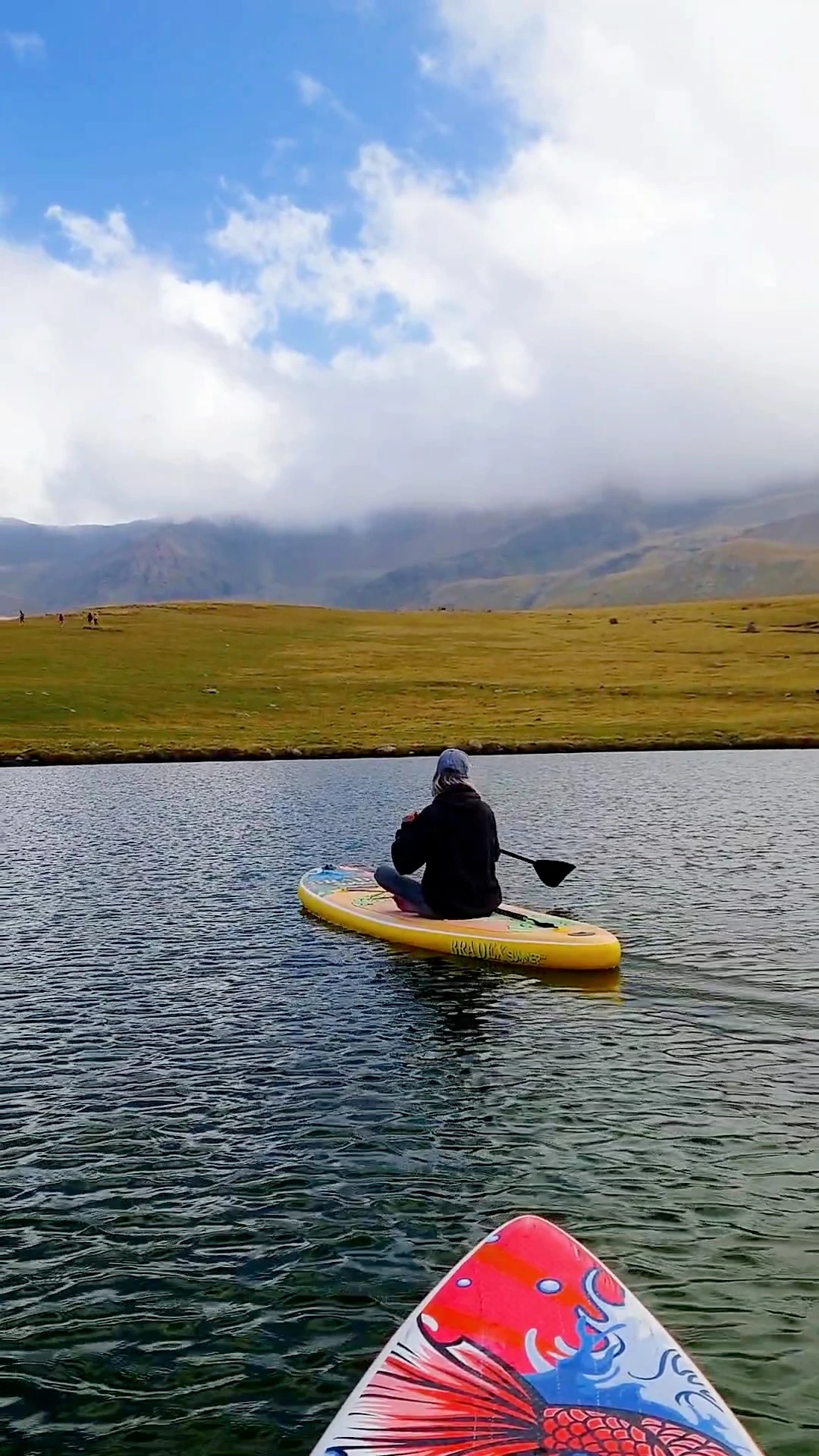 جولات التجديف بالوقوف (SUP) في أرمينيا