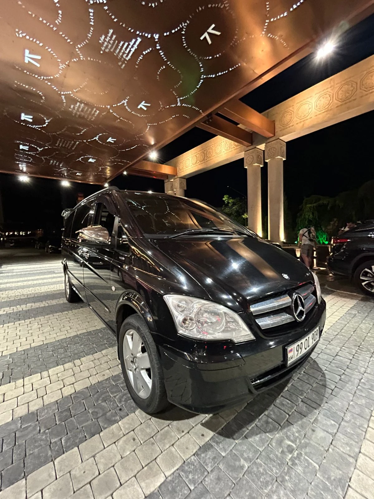 تنقلات خاصة فاخرة في أرمينيا: مطار زفارتنوتس ومسارات يريفان إلى تبليسي